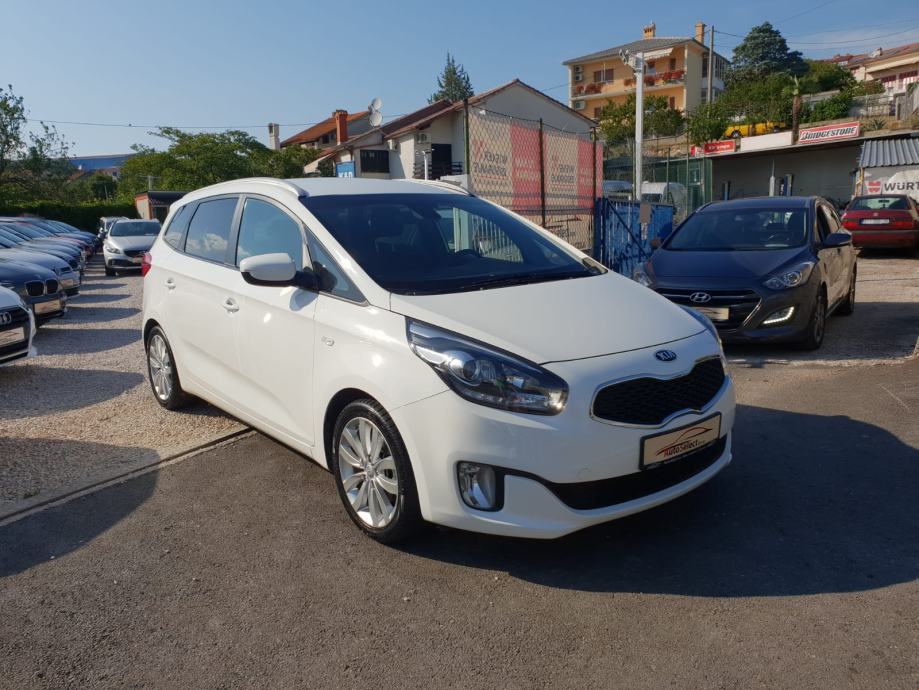 Kia carens 2015