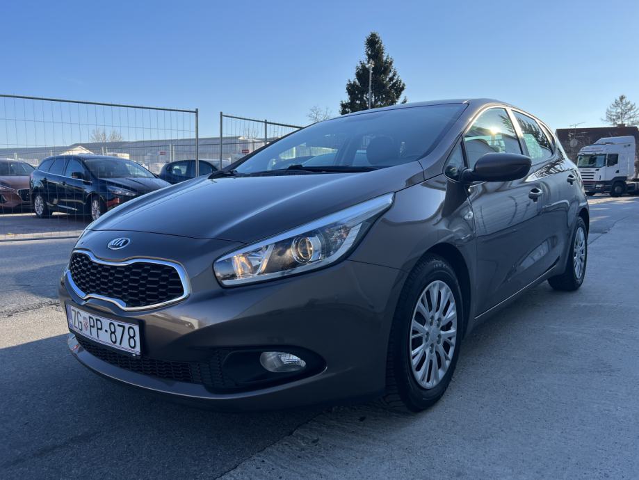 Kia Ceed 1 4 CRDi SERVISNA JAMSTVO 2013 God