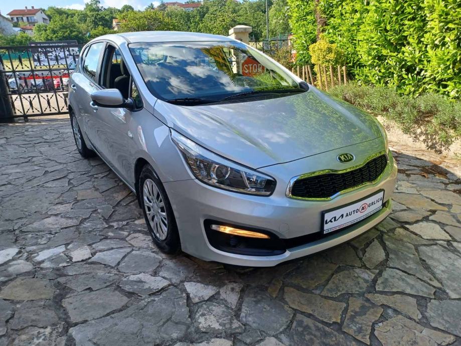 Kia Ceed Crdi Lx Fun God Vlasnik Km God