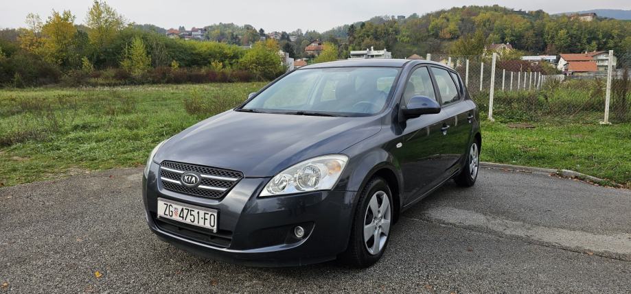 Kia Ceed (cee'd) 1,4 LX Cool reg.do 05/2025,Plin,Super stanje