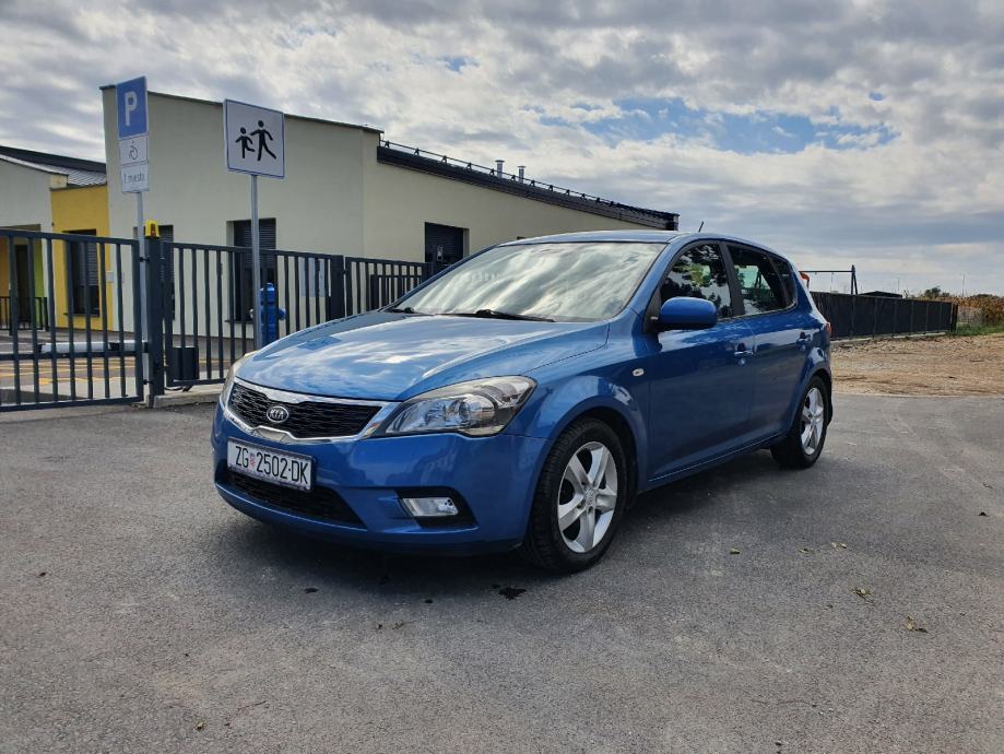 Kia Ceed Ceed Crdi Lx Prvi Vlasnik God