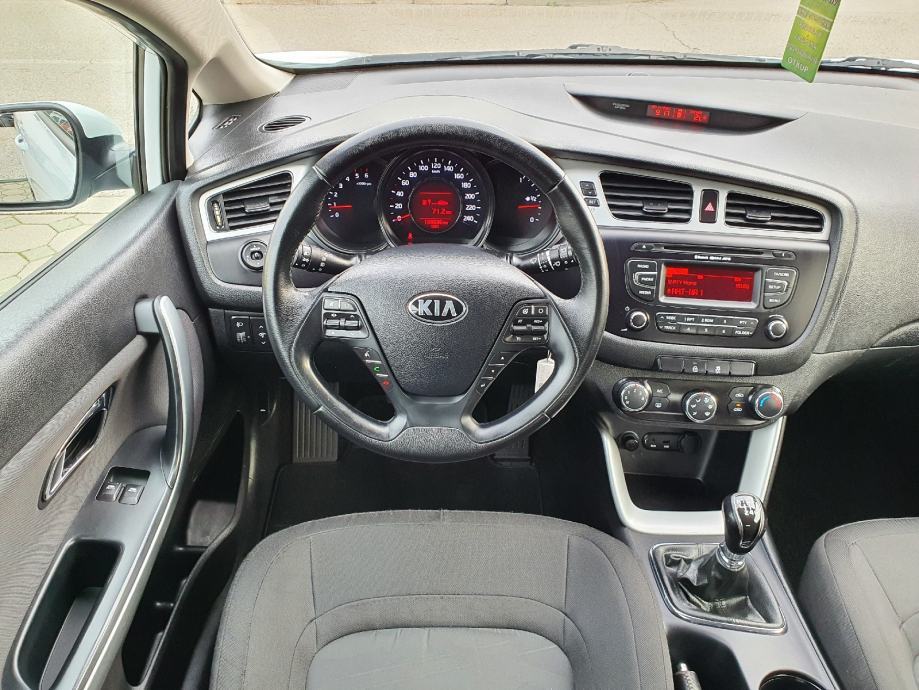 Kia Pro Ceed Crdi Servisna Knjiga Top Stanje Atraktivna God