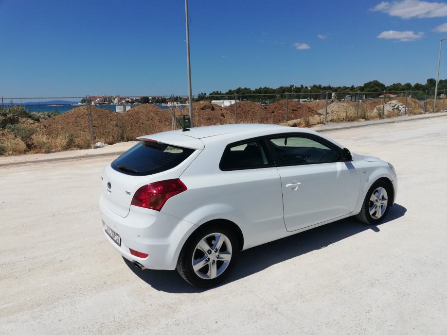 Kia proceed 2009