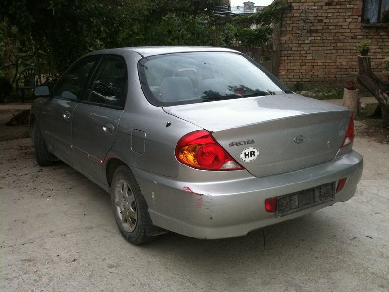 Kia spectra 1