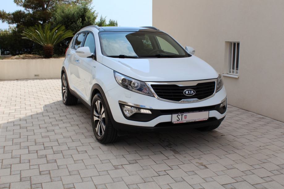 Kia Sportage AWD 2,0 CRDi - Full oprema - tvorničko jamstvo! PRILIKA