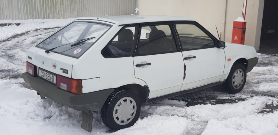 Lada samara top