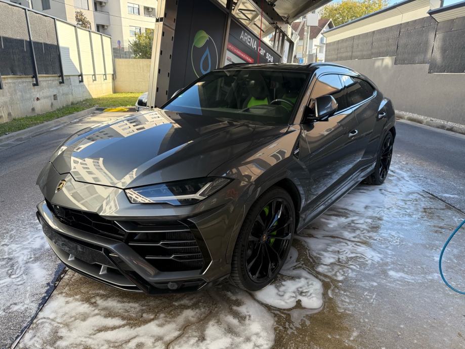 Lamborghini Urus 4,0 V8 ALU 23” HEAD-UP PANO KAMERA 360 VIR TUAL