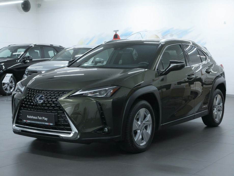 Lexus UX 250h 184 KS Hybrid e-CVT BI-LED NAVI ACC-TEMPOMAT 2020 GOD.