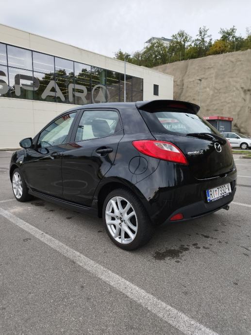 Mazda 2 1,3 i 62 KW, benzin