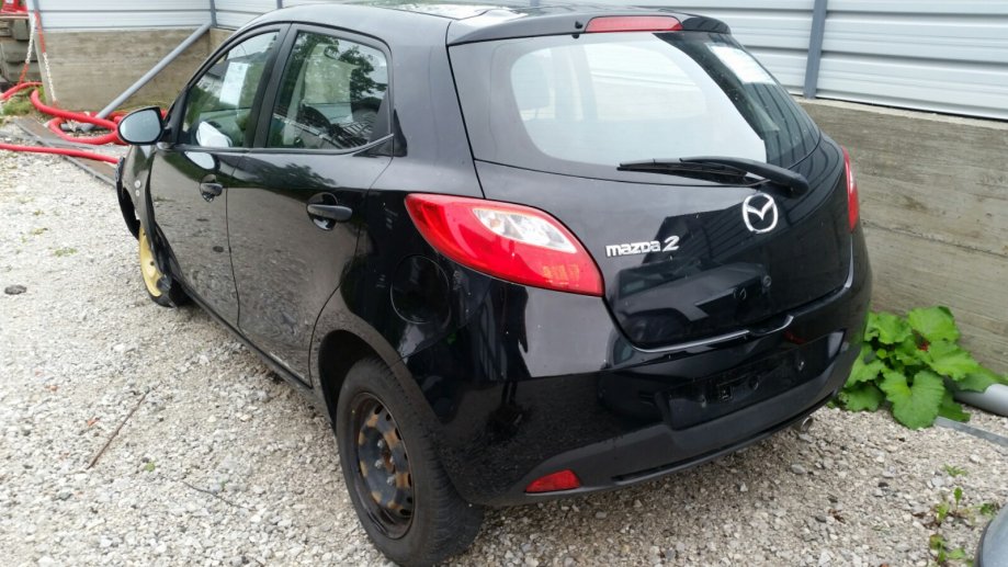 Mazda 2  1,3 i TE