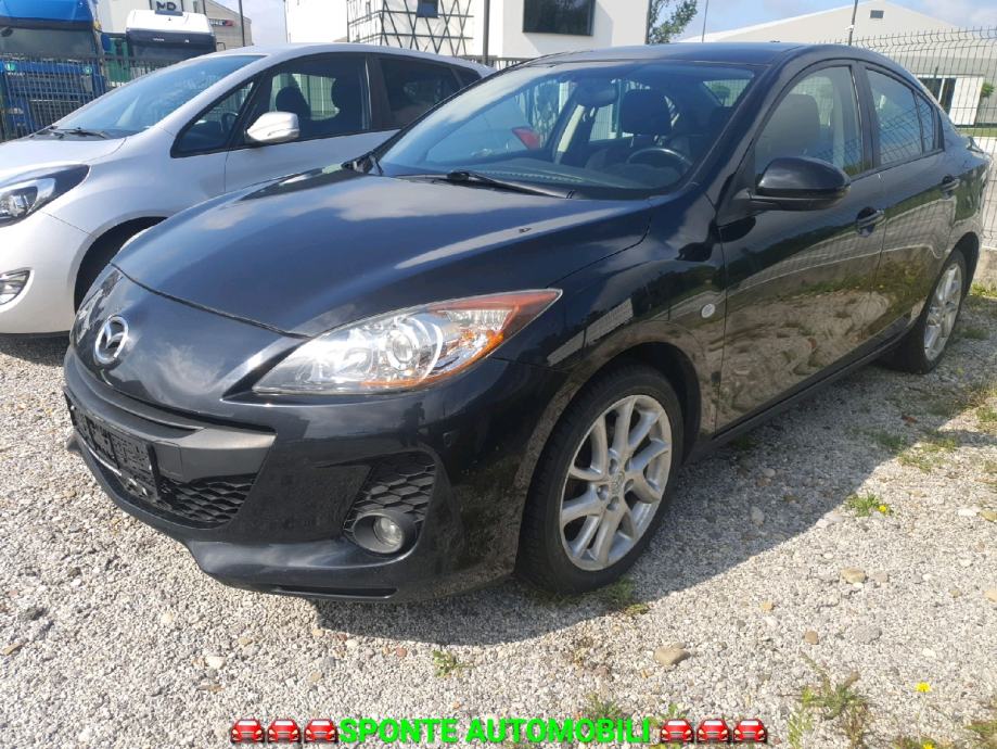 Mazda 3 1,6 DITD, LIMUZINA, ALU 17 COLA,SERVISIRAN SVE U MAZDI, DOKUM.