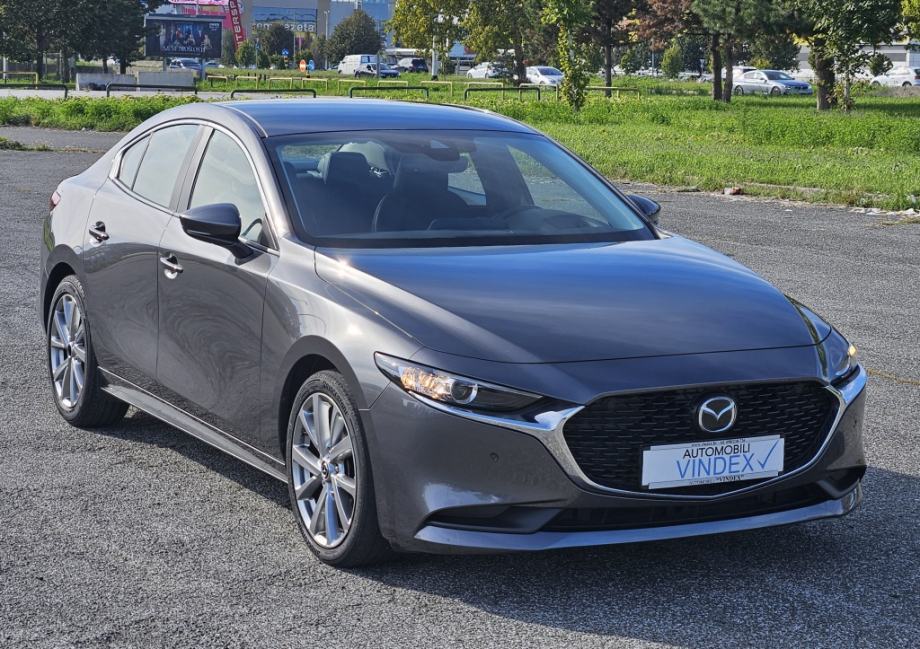 Mazda 3 1,8 d  Automatik  COMFORT PLUS KOŽA  NAVI  HUD  Keyles LED