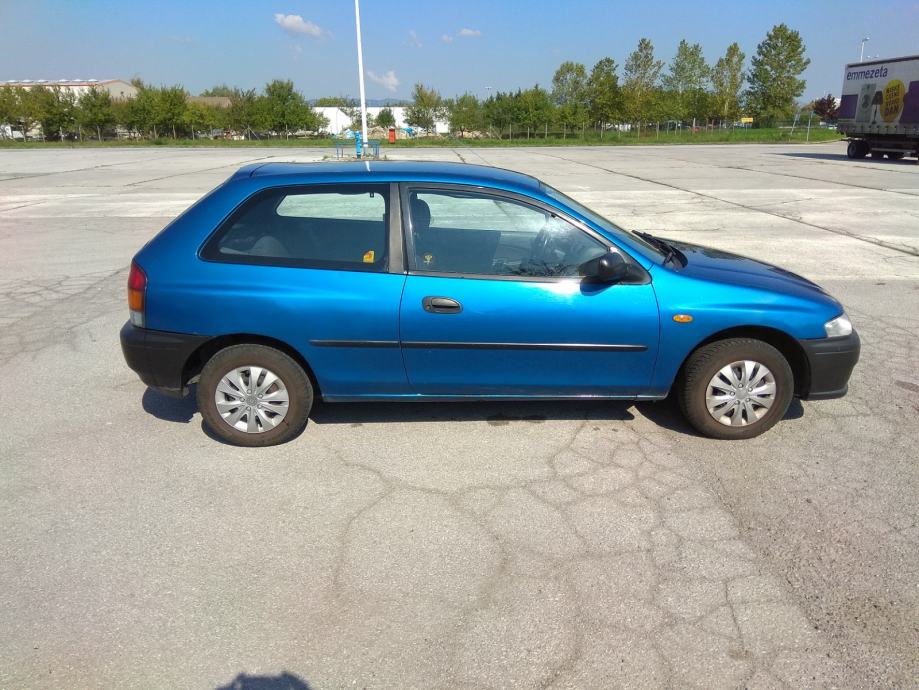 Mazda 323 coupe