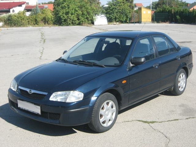 Mazda 323 седан