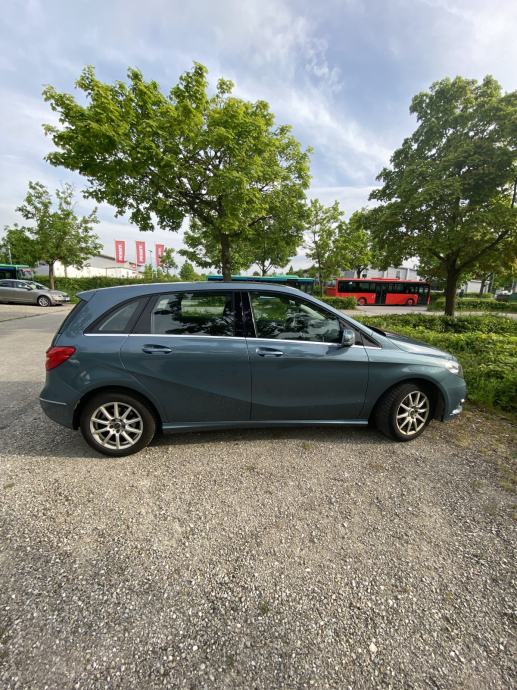 Mercedes Benz B Klasa God