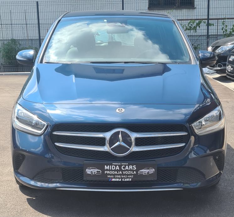 Mercedes-Benz B-klasa 180d 7G DCT-AUTOMATIK-NOVI MODEL-FULL