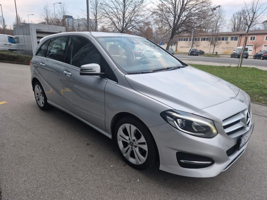 Mercedes-Benz B-klasa B 180 URBAN SPORT reg do 12/2025