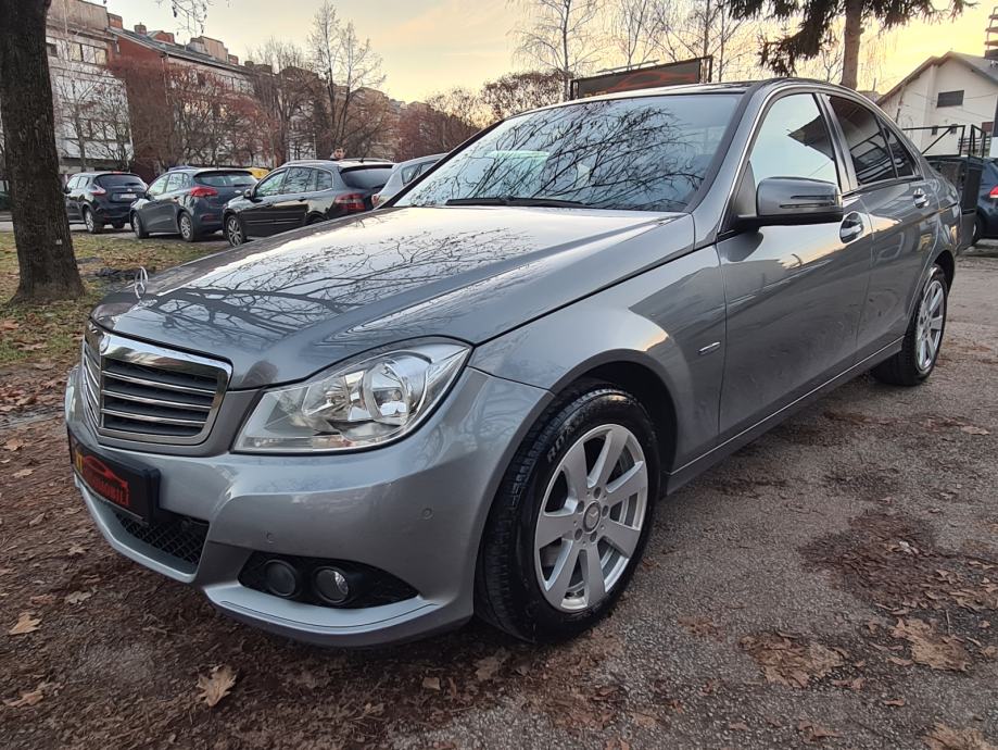 Mercedes-Benz C-klasa 220 CDI, BLUE EFFICIENCY, servisna, KAO NOV...