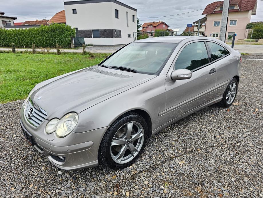 Mercedes-Benz C klasa-SportCoupe 220