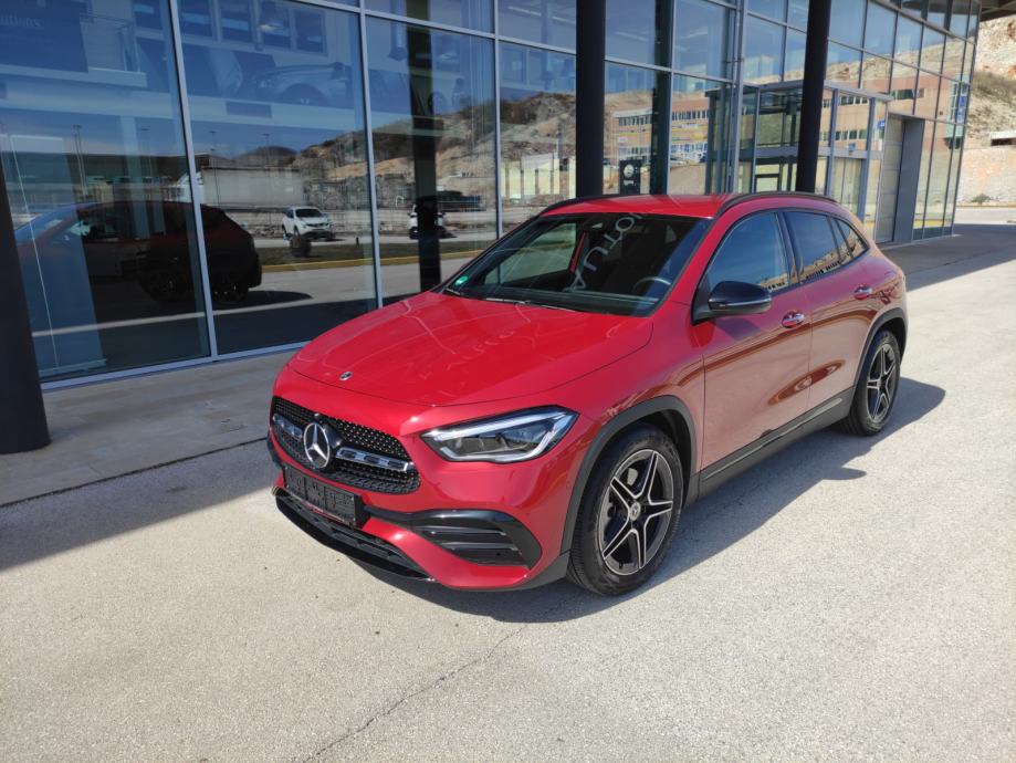 Mercedes-Benz GLA 220d / AMG / MULTIBEAM / AMBILIGHT