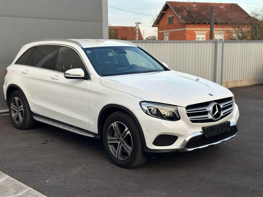 Mercedes-Benz GLC 220d 4MATIC--NAVI--LED--KAMERA--LUXURY--JAMSTVO!