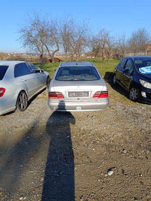 Mercedes e 220 CDi autom.ZAMJENA! hr papiri mogu i dijelovi