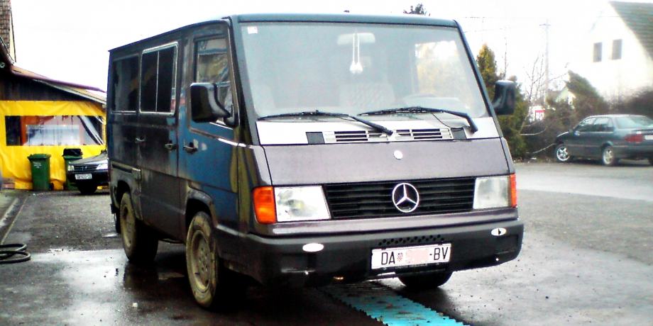 Авто mb 100