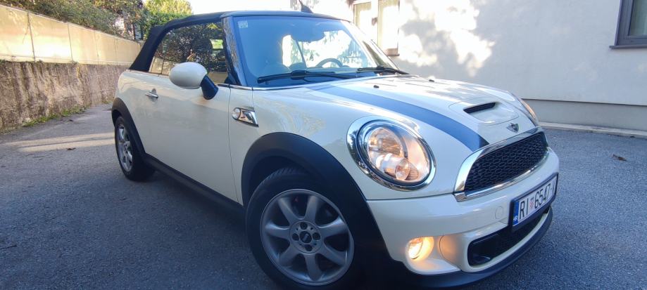 MINI CABRIO COOPER SD 143 KS , REG DO 05/2025, KASKO, IZVRSTAN!!!