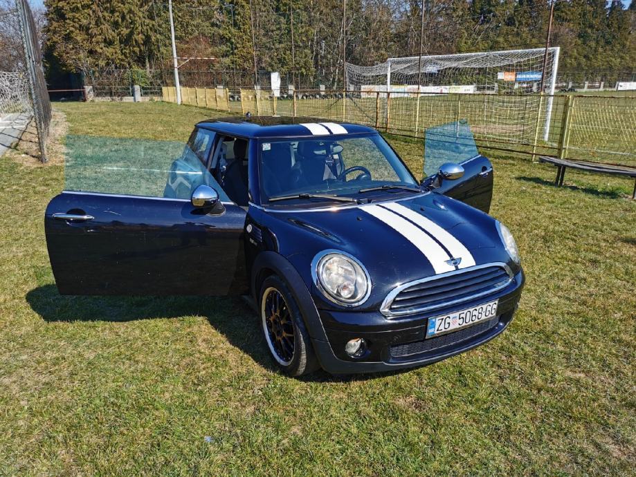 MINI Cooper Black&White velika panorama vlasnica, reg god.dana na rate