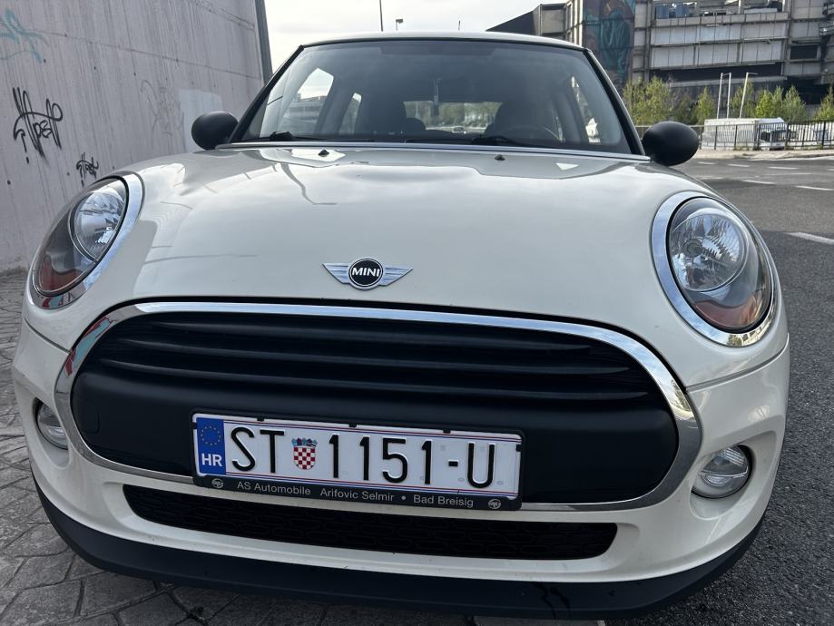 MINI One Diesel F56 TOP STANJE G 2017 REG 10/2025