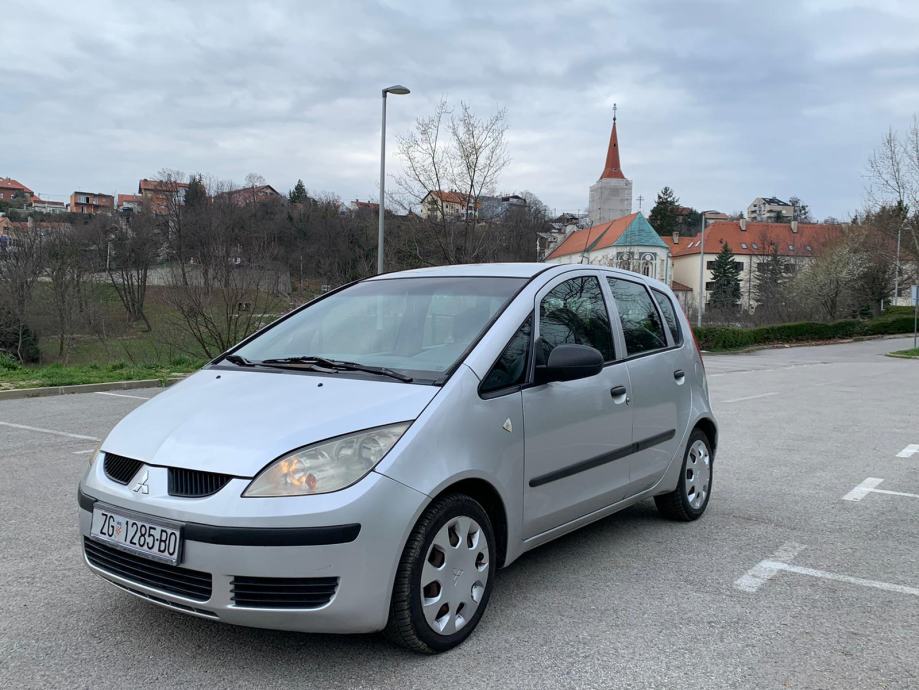 Mitsubishi colt 2004 года