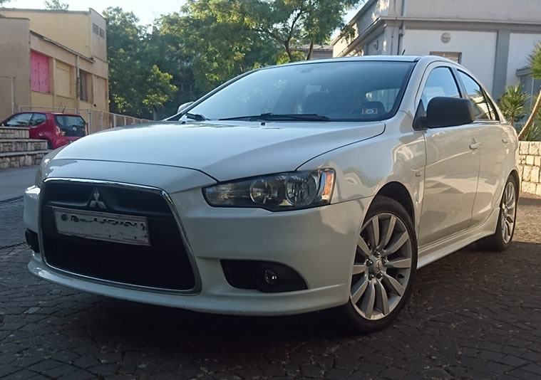 Mitsubishi lancer intense