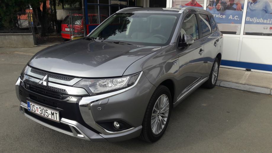 Mitsubishi Outlander 24 Phev Hibrid Suv 4x4 Testni Demo 2019 God