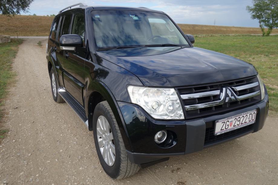 Mitsubishi pajero v6