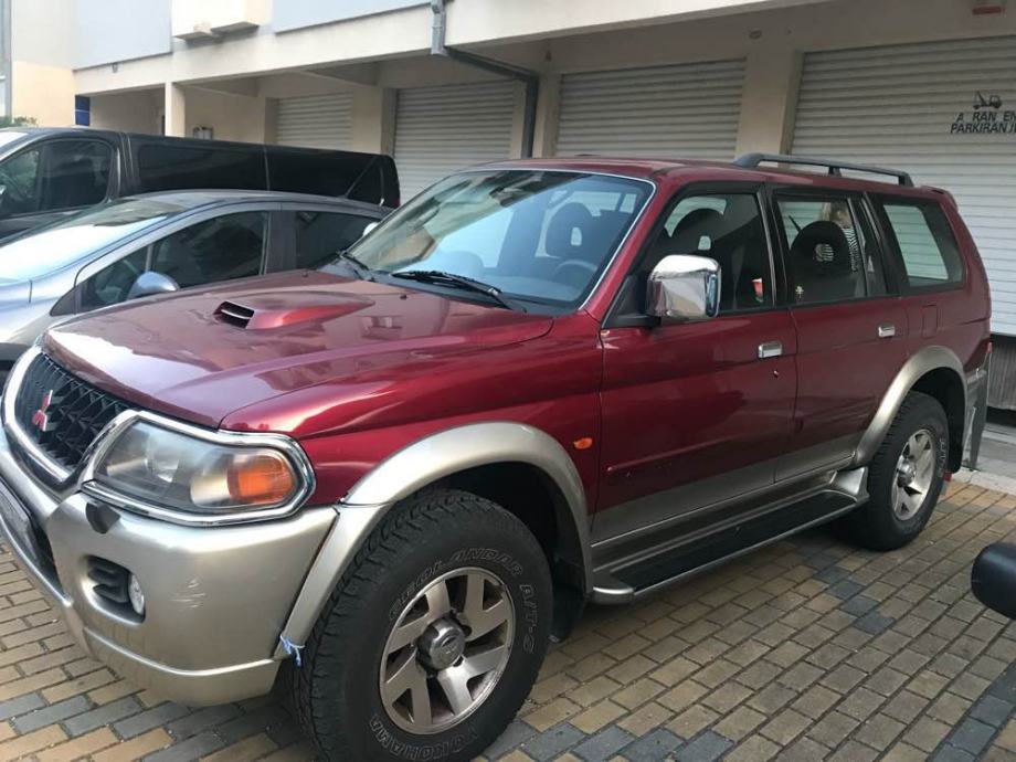 Mitsubishi pajero sport 2000