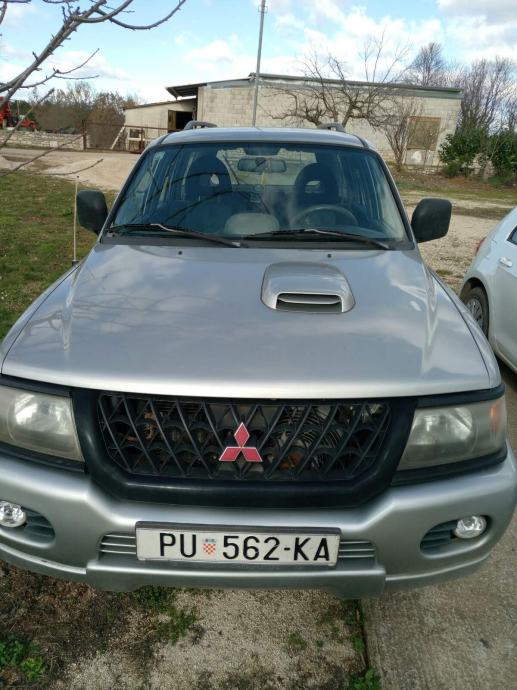 Mitsubishi pajero sport 2000