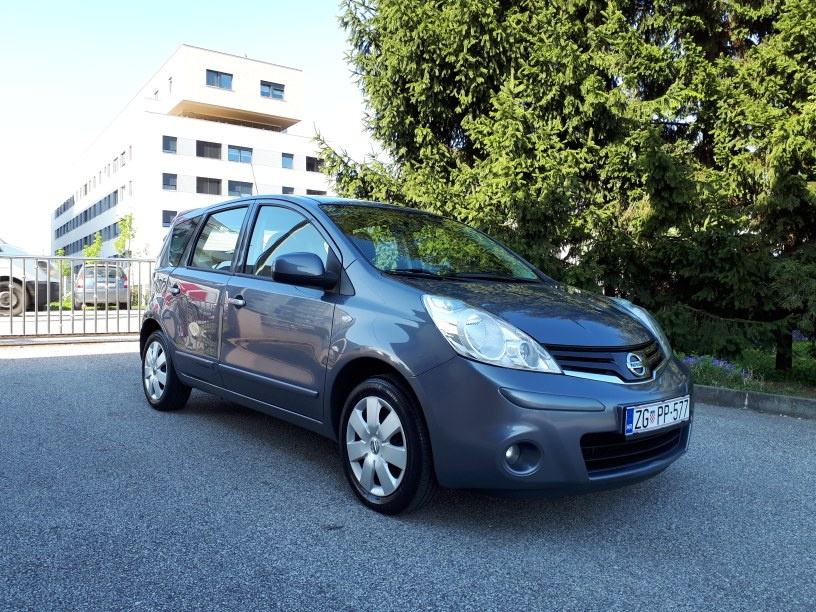 Nissan note 1 поколение