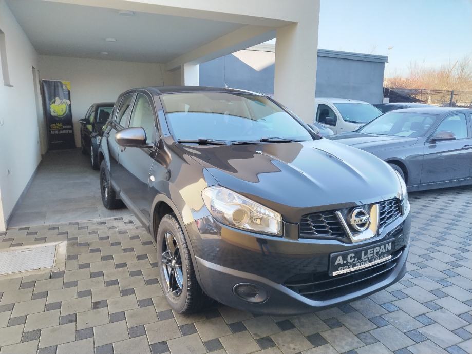 Nissan Qashqai 1,5 dCi 2013god.,1vlasnik,servisna,REZERVIRANO...