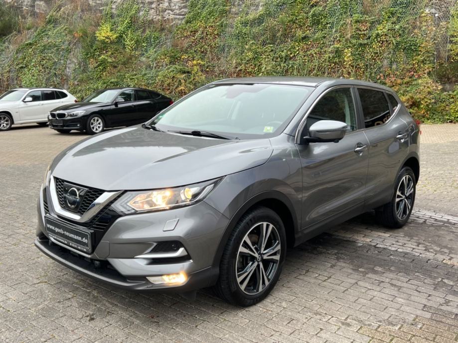 Nissan Qashqai 1,6 N-connecta navi 360kamera gr.sj keyless 101000km