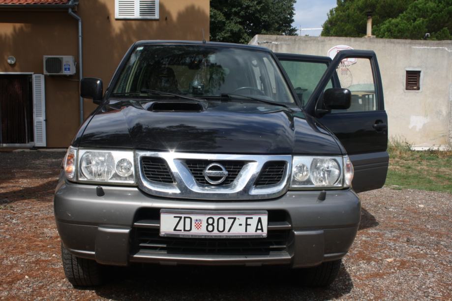 Спойлер nissan terrano 3