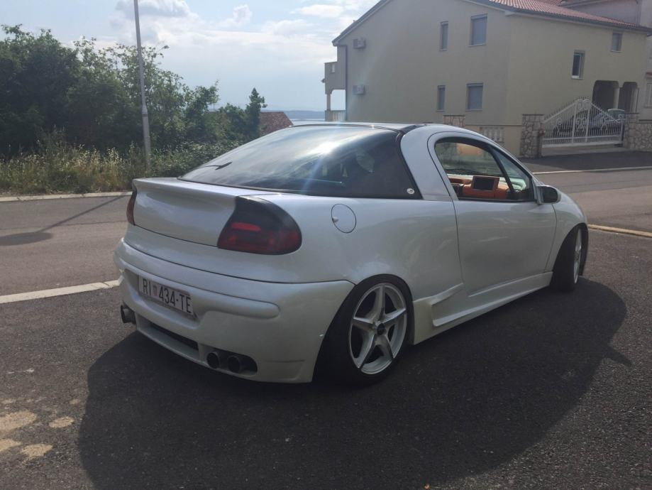 Opel tigra 1996