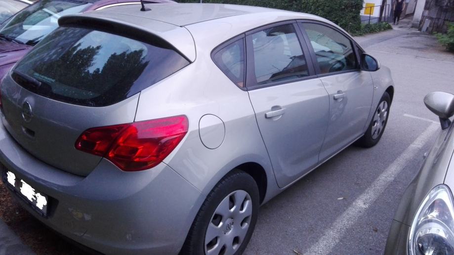 Opel astra j 2010