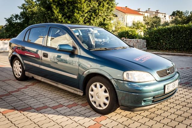 Opel 2000 года