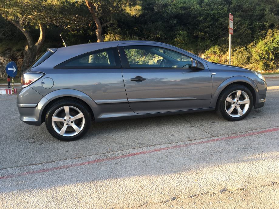 Opel astra gtc 2006