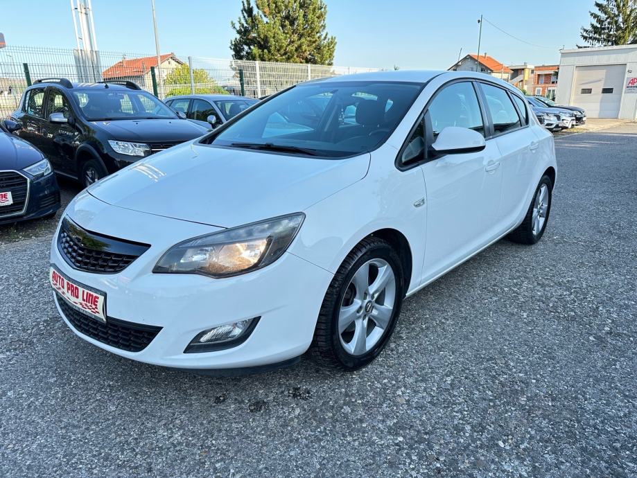 Opel Astra 1.7 CDTI 2012.godina, 110 KS, 6 brzina, 5.999€