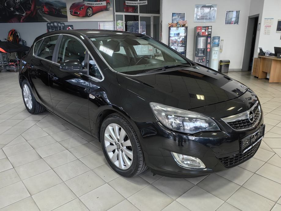 OPEL ASTRA 1.7 CDTI *2012.god* 176.Tkm* VLASNIK 8 GODINA*NAVI*JAMSTVO*