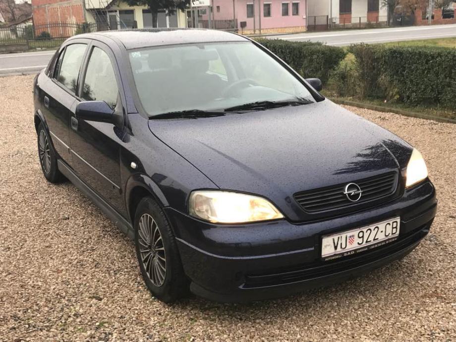 Opel astra d