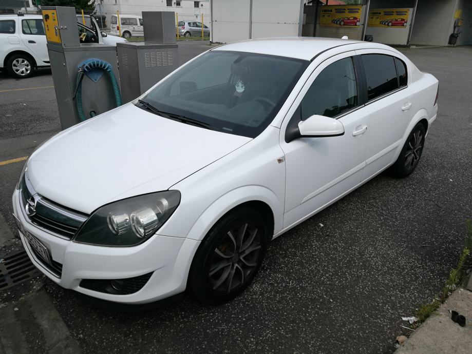 Opel astra h cosmo