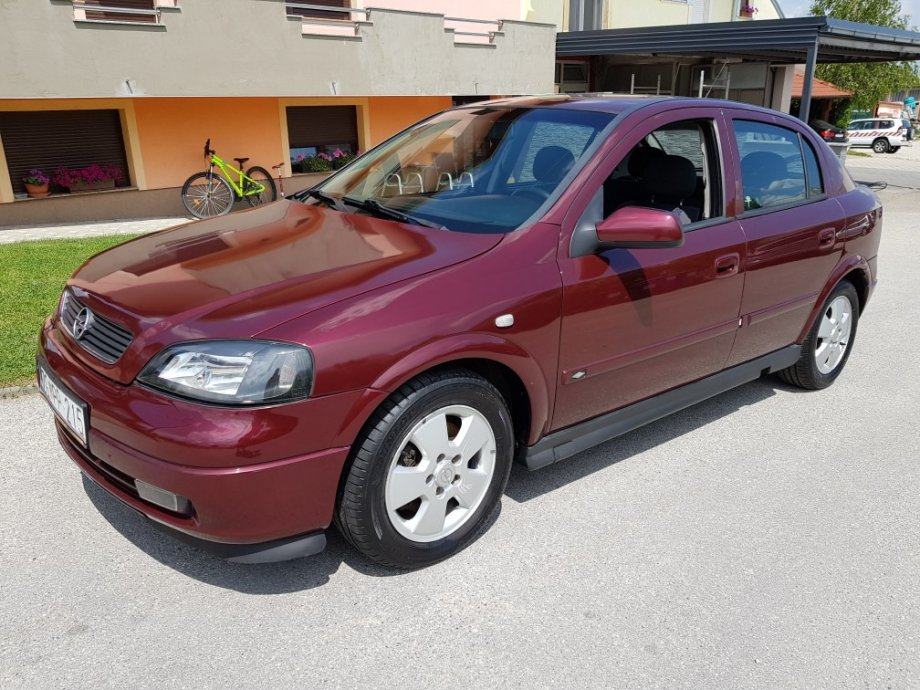 Opel Astra Club 2,0 DTH, reg. 03/2020.