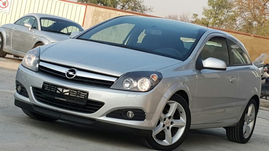 Opel astra gtc panoramic